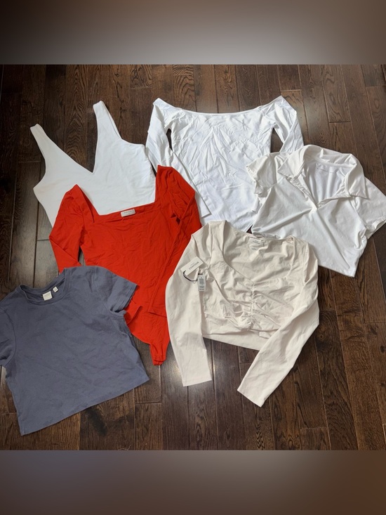 Aritzia Tops - Aritzia contour/TNA/Babaton top bundle